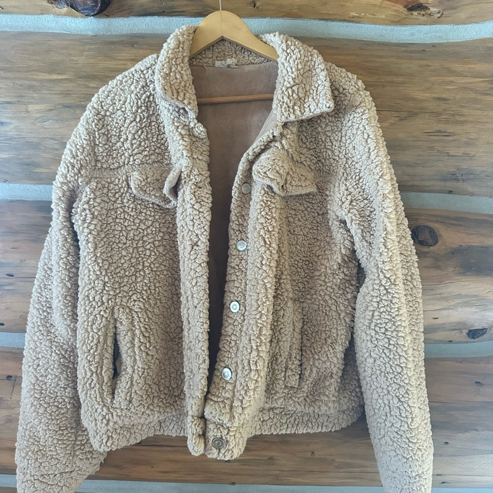 NWOT Hem & Thread Teddy Sherpa Jacket